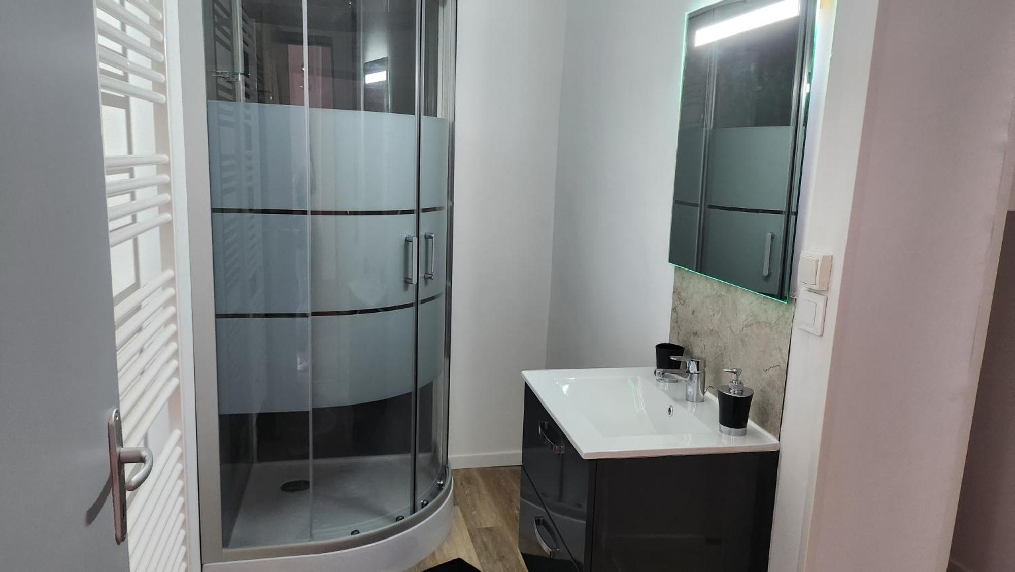 Appartement Tout Confort Vue Sur Les Forts 살랭레뱅 외부 사진